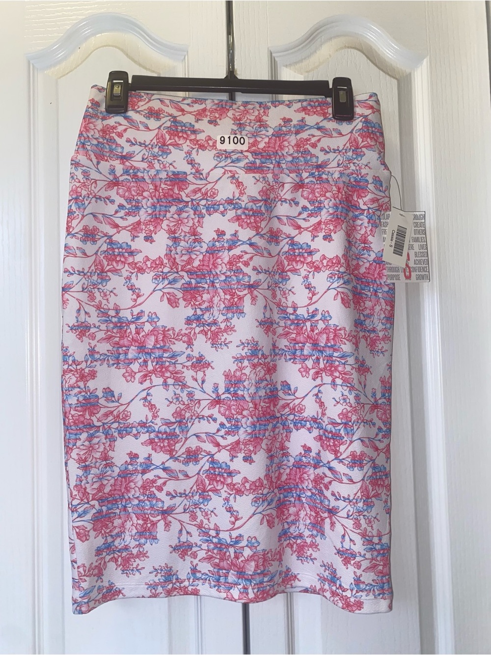 🌟SOLD🌟 9100 - LuLaRoe Small Cassie Skirt NWT - Picture 2 of 10